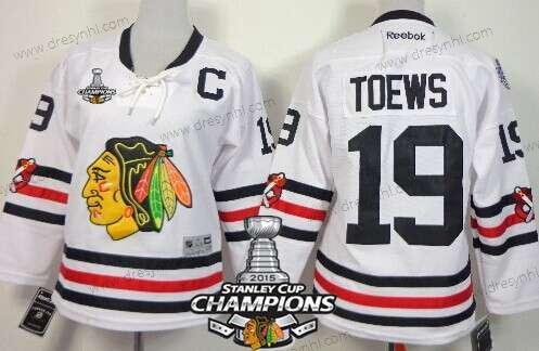 Chicago Blackhawks #19 Jonathan Toews 2015 Zimní Klasický Bílý dres W/2015 Stanley Cup Champion Patch – Dámské